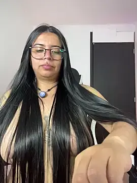 Stripchat Watch Live Sex Cams of Devilsweet17
