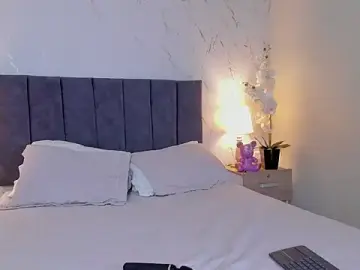 Stripchat Free Porn Cam of Emilly_Beaumont