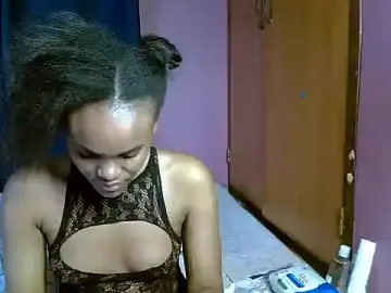 Stripchat Live Sex of Queen_petite_