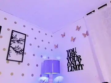 Stripchat Sex Cam of Violeth_00