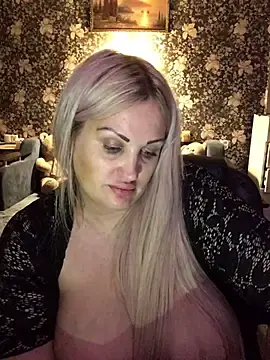 Stripchat Adult Webcam of VikiiStoun