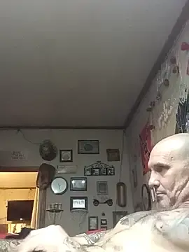 Stripchat Watch Live Sex Cams of ClydeCan409