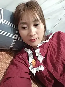 Stripchat Free Live Porn of Em_xinh01