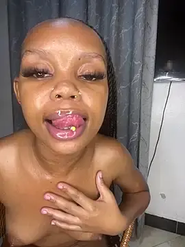 Stripchat Nude Webcam of sexyie_caramel