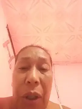 Stripchat Sex Cam of Ruby-Hot-Milf