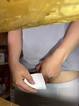 Stripchat Live Sex Cam of snowmelt1