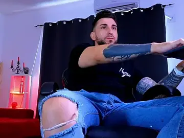 Stripchat Nude Webcam of MightyAaron66