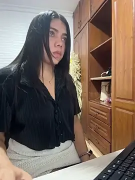 Stripchat Free Live Porn of Luna_rousse26