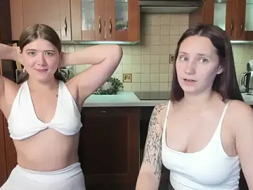 Stripchat Live Sex Cam of HotCaramellsTV
