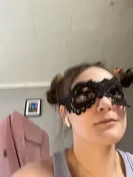 Stripchat Adult Webcam of HelgaMunnn