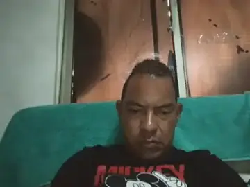 Stripchat Free Porn Cam of Quillero18
