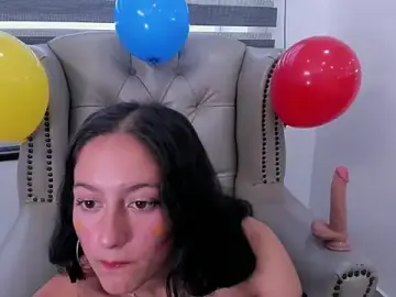 Stripchat Free Porn Cam of CharloteeTaylor