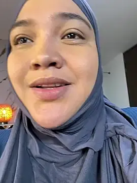 Stripchat Nude Webcam of sweetmuslim01