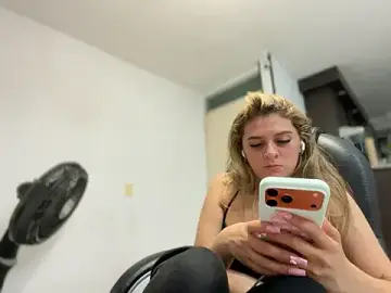 Stripchat Live Sex of alison_parkerrr26