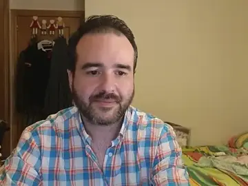 Stripchat Sex Cam of curiosillo83