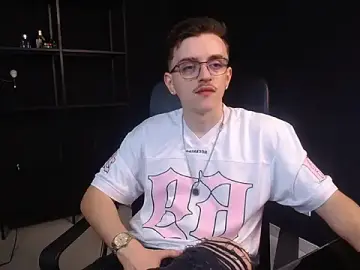 Stripchat Best Webcam of FelixStarkk