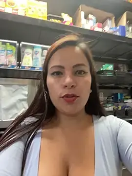Stripchat Sex Cam of MIA_ROSSEEE