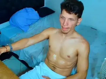 Stripchat Nude Webcam of kevinkewman