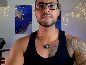 Stripchat Free Live Porn of LiamGarcia1