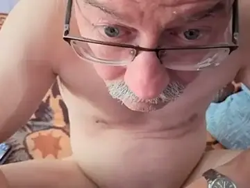 Stripchat Adult Webcam of cumloverboyxx69