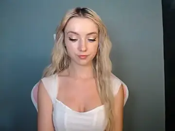Stripchat Live Porn of LuciaYoung
