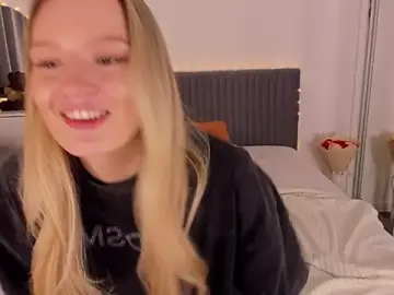 Stripchat Sex Cam of CassieRayss