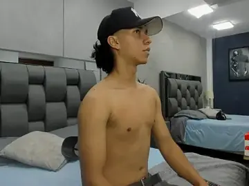 Stripchat Live Sex Cam of ricky_backus