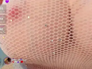 Stripchat Sex Cam of Mia_Mi_