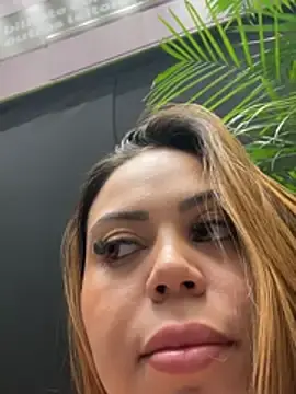 Stripchat Live Sex Cam of lariic