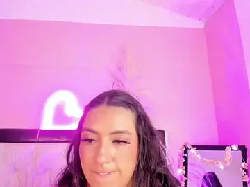 Stripchat Live Sex Cam of Emily_Roussee