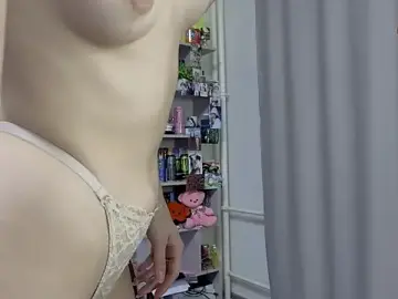 Stripchat Live Sex Cam of BabyGOLLY