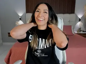 Stripchat Live Sex of Emma23__