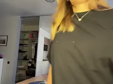 Stripchat Live Sex Cam of EarthaStinett