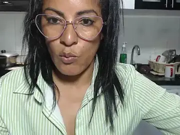Stripchat Free Porn Cam of kateleyagrey