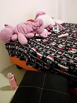 Stripchat Sex Cam of Yi_Uzi
