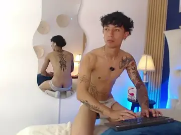 Stripchat Free Porn Cam of Aiden_Rivers_