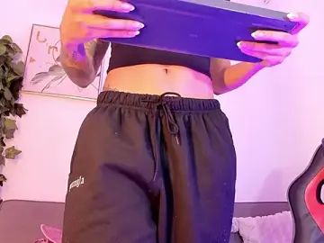 Stripchat Free Porn Cam of Maddie_Ray