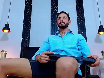 Stripchat Live Sex Cam of Erick_Wall