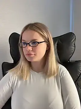 Stripchat Free Porn Cam of KimEvanss