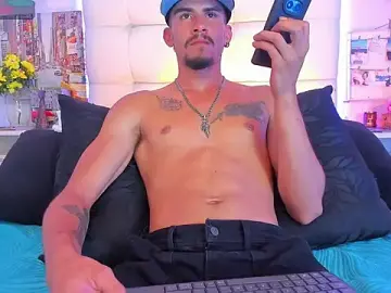 Stripchat Live Sex Cam of SharonTygaX