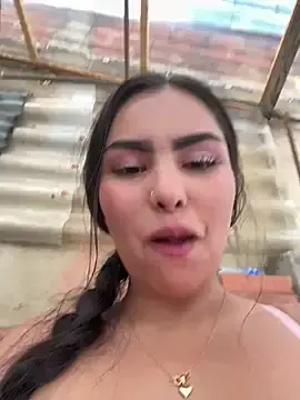 Stripchat Adult Webcam of Maddy_Rouse_