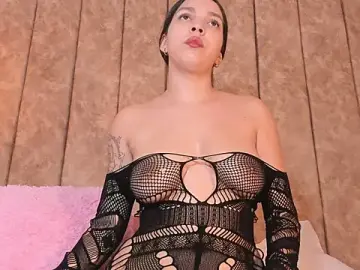 Stripchat Sex Cam of _tahiya_