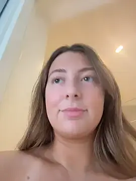 Stripchat Free Live Porn of curvyflawless
