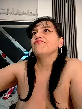 Stripchat Live Sex Cam of Natasha_miilf
