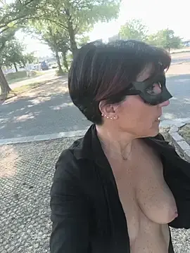 Stripchat Adult Webcam of DragonflyExhib