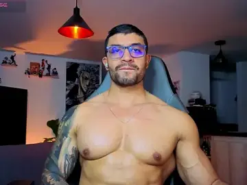 Stripchat Nude Webcam of Michael_Diamond