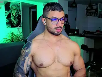 Stripchat Live Sex Cam of Michael_Diamond