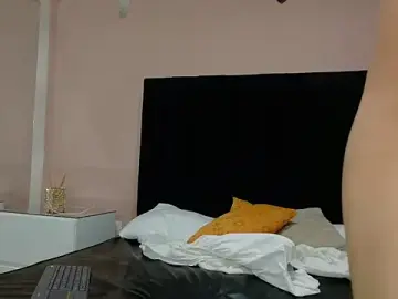 Stripchat Live Sex Cam of MILA_AND_COTI