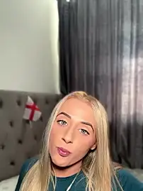 Stripchat Free Live Porn of Strongqueen