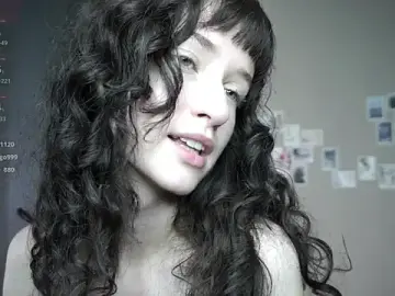 Stripchat Live Sex of DellaLeck